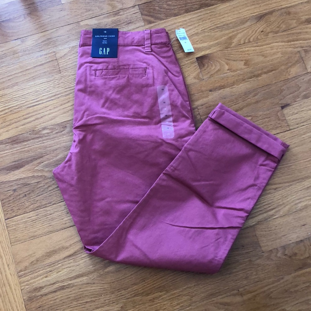 gap girlfriend chino in a salmon/pink/rust color